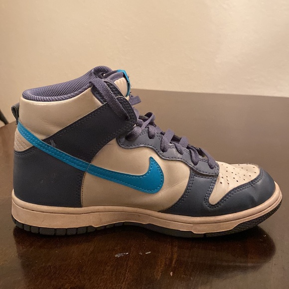 Nike dunk high top. Big kids size 6. White diffused blue blue lightning. - Picture 5 of 9